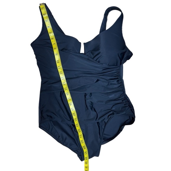 Miraclesuit Plus Size 20W Escape Underwire One Piece Swimsuit Must Haves Black - Picture 13 of 15